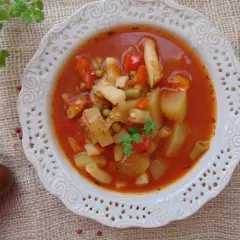 Włoska zupa minestrone oczaruje Twoją rodzinę smakiem! Przepis