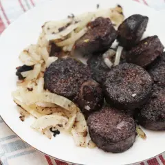 Jak zrobić kaszankę na patelni - prosty przepis na smaczne danie