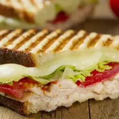 Jakie pieczywo do panini? Odkryj najlepsze opcje na pyszne kanapki