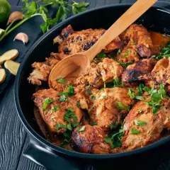 Nasze 3 przepisy na kurczaka z patelni grillowej: smak lata w domu