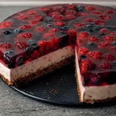 Prosty przepis na fit sernik na zimno z galaretką bez pieczenia - same zalety