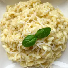 Kremowe risotto z mięsem! Trik szefa kuchni na idealną konsystencję