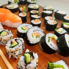 Jak przygotować sushi w domu - proste kroki i najczęstsze błędy
