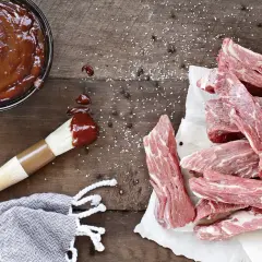 Domowy sos BBQ lepszy niż sklepowy: poznaj przepis krok po kroku