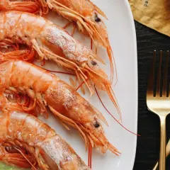 Smażenie krewetek jak szef kuchni? Poznajmy restauracyjne triki
