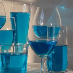 Krewetki koktajlowe to najlepszy przepis na imprezę w stylu retro