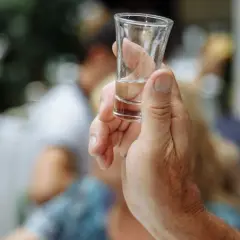 Czy po whisky jest kac? Poznaj przyczyny i sposoby na uniknięcie kaca