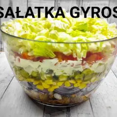 Jak zrobić sałatkę gyros - prosty przepis, który zachwyci każdego