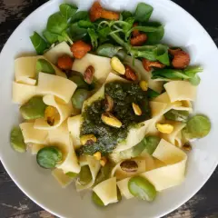 Domowe pappardelle z kurkami - przepis na pyszne danie z grzybami