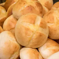 Prosty przepis na domowe bułki sojowe - szybkie i zdrowe pieczywo na co dzień