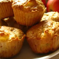 Zdrowe muffinki owsiane z bananem i jabłkiem - proste przepisy, wartości odżywcze i porady