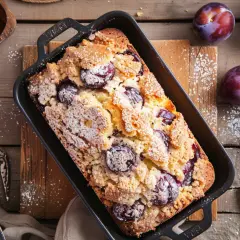 Drożdżowe ze śliwkami: przepis na wyjątkowo aromatyczne wypieki