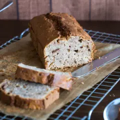 Przepis na Pyszny i Wilgotny Chlebek Bananowy z Jabłkami