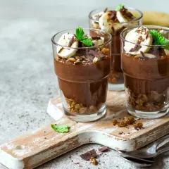 Najlepsze desery na lato fit, które wspomogą twoją dietę i ochłodzą
