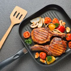 Jak smażyć na patelni grillowej: sekrety idealnych potraw z grillowym smakiem