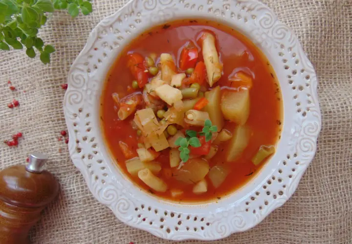 Włoska zupa minestrone oczaruje Twoją rodzinę smakiem! Przepis