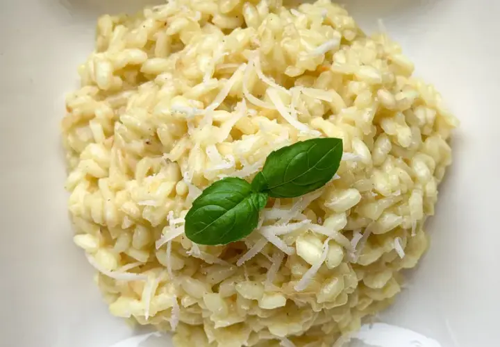 Kremowe risotto z mięsem! Trik szefa kuchni na idealną konsystencję
