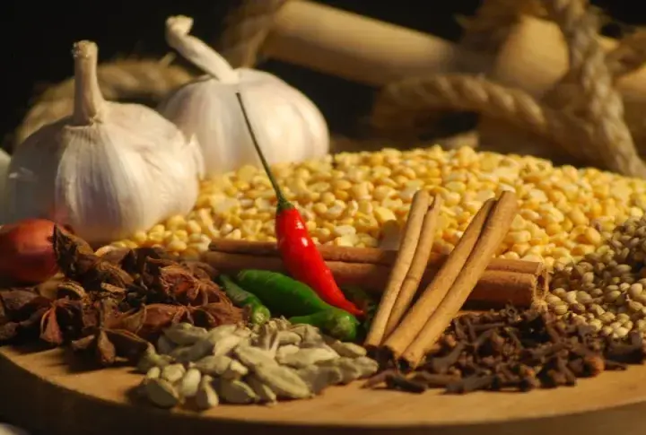Czym zastąpić przyprawę chińską 5 smaków? Sprawdzone zamienniki