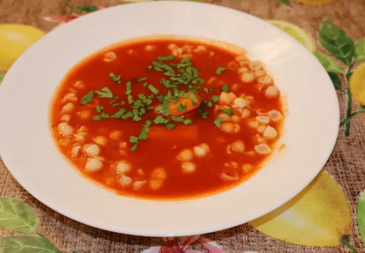 Idealna zupa z passaty w 3 krokach! To prosty przepis dla każdego