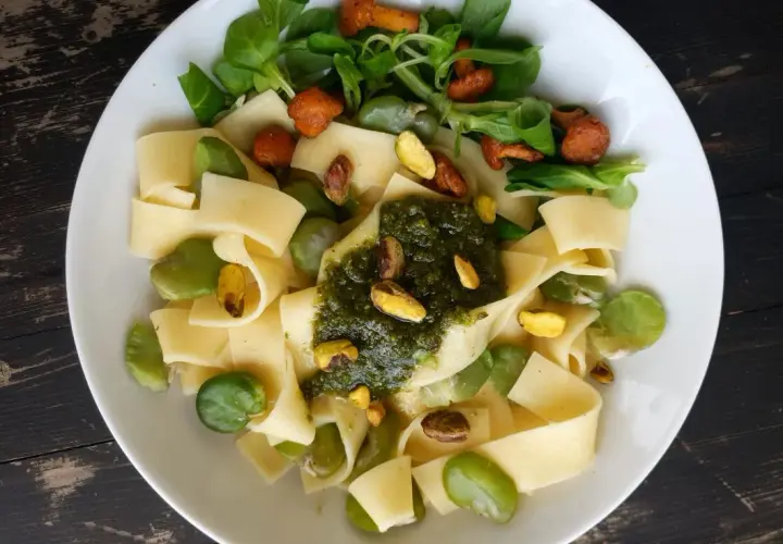 Domowe pappardelle z kurkami - przepis na pyszne danie z grzybami