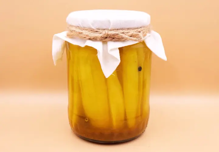 Jak zrobić ogórki z przyprawą curry, które zaskoczą Twoje kubki smakowe