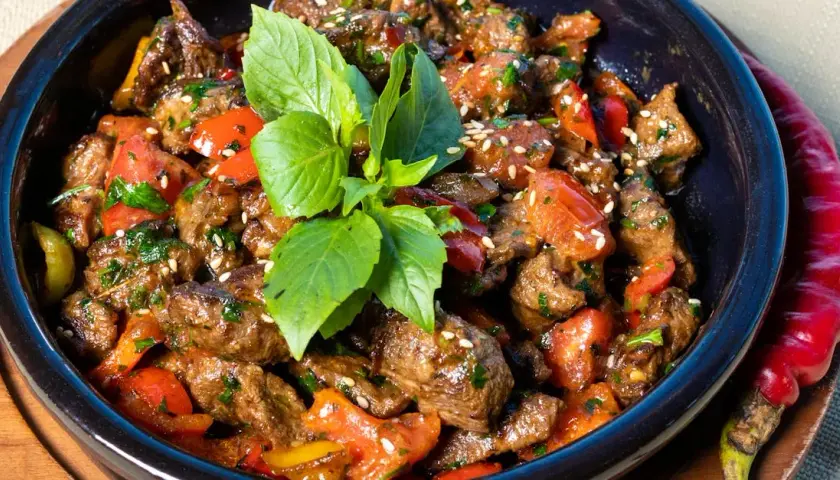 Jak zrobić fasolkę po bretońsku? To przepis babci na comfort food