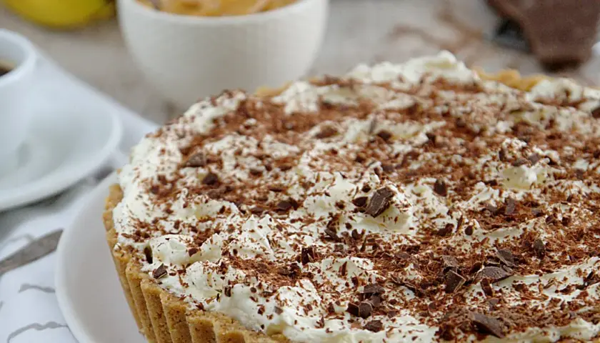 Pyszne ciasto banoffee - prosty przepis na domowy deser ze świata ciast