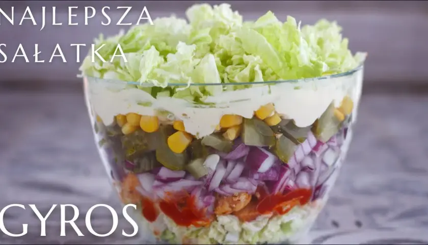 Co jest potrzebne do sałatki gyros? Sprawdź składniki i porady