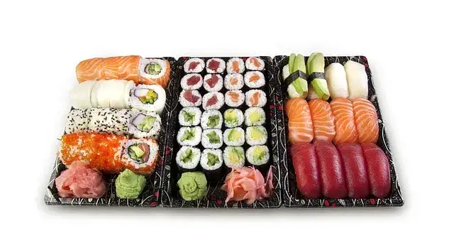 Zdjęcie Jak się je sushi na ciepło czy zimno? Odkryj prawdę o serwowaniu